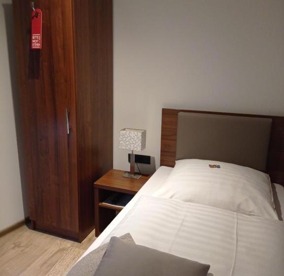 스탠다드 싱글 룸, Alte Redaktion