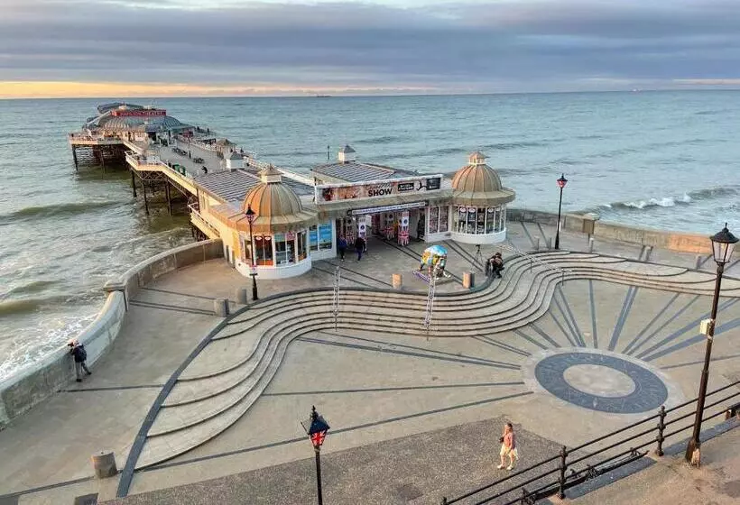 سوییت, Cliftonville