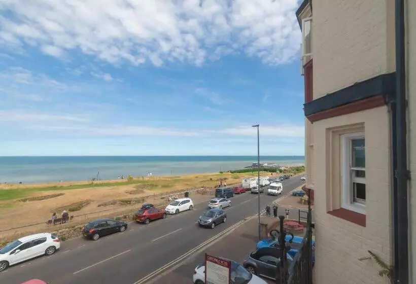 اتاق لوکس, Cliftonville