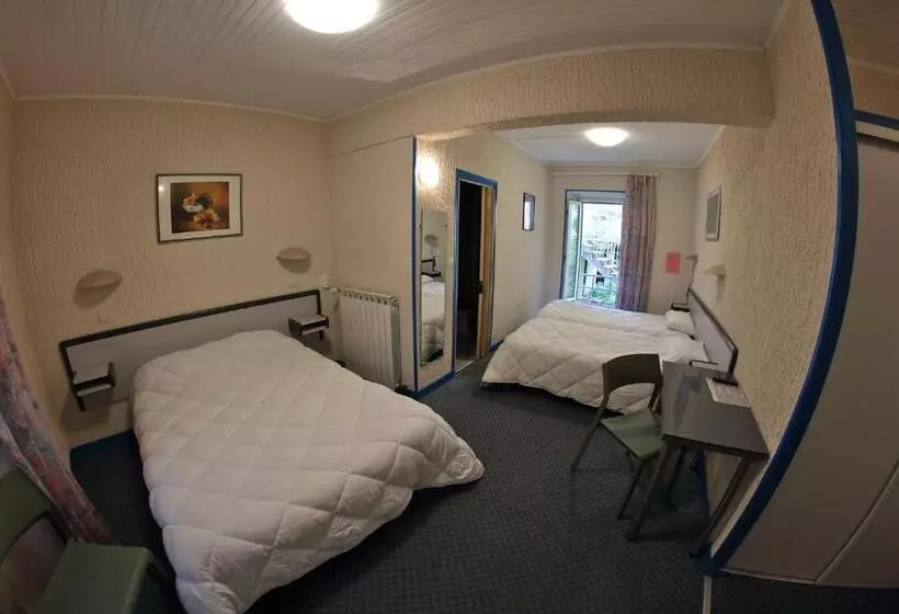 スタンダード４人部屋, De L'europe