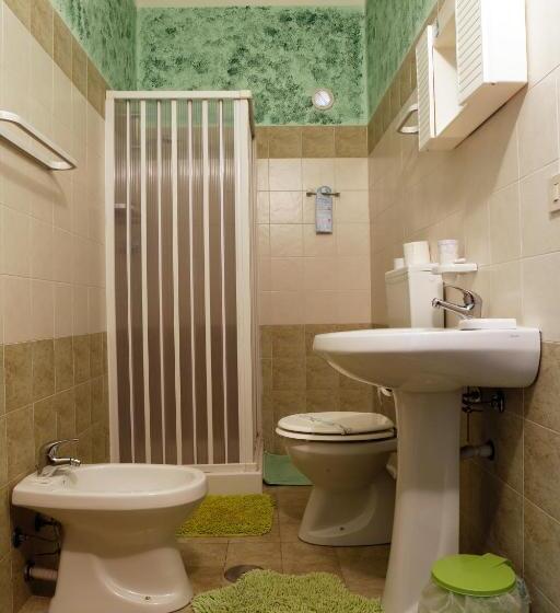 غرفة قياسية فردية, Food & Drink