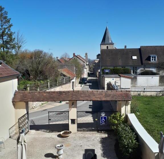 غرفة قياسية ثلاثية, La Bonbonniere   Sure Hotel Collection By Best Western