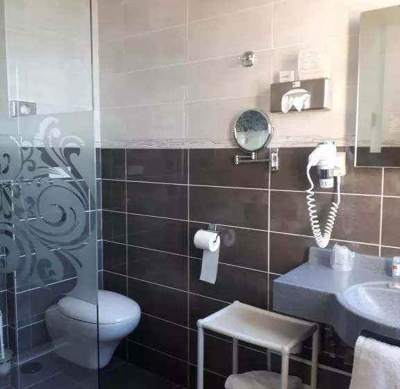 Standard Kolmen Hengen Huone, La Bonbonniere   Sure Hotel Collection By Best Western
