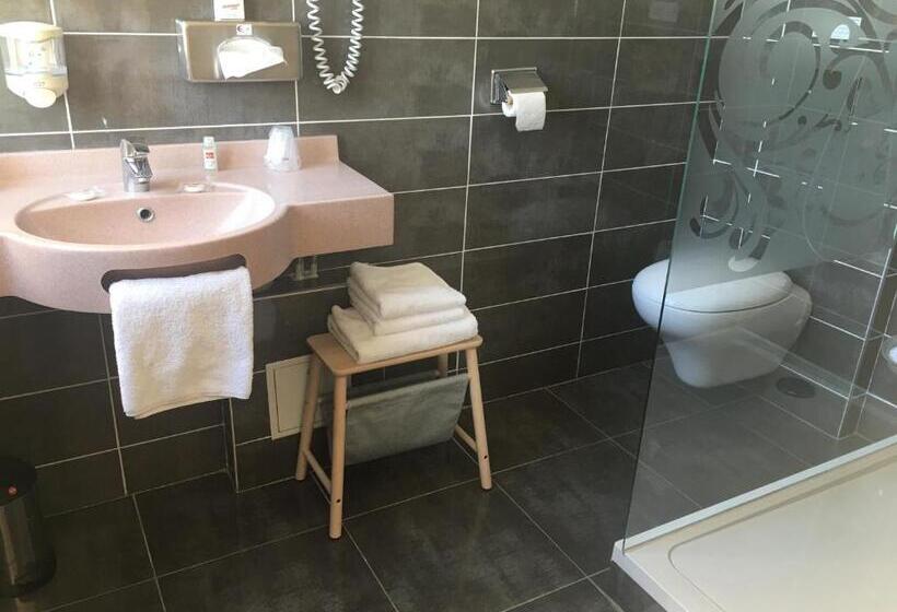Номер Стандарт, La Bonbonniere   Sure Hotel Collection By Best Western