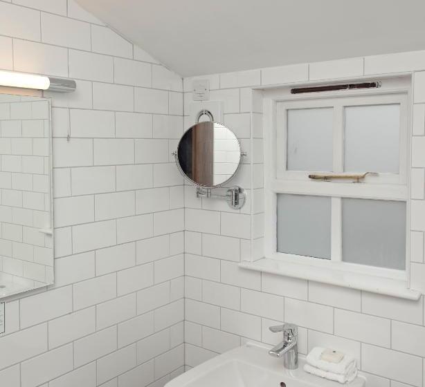 غرفة قياسية فردية, Kings Arms