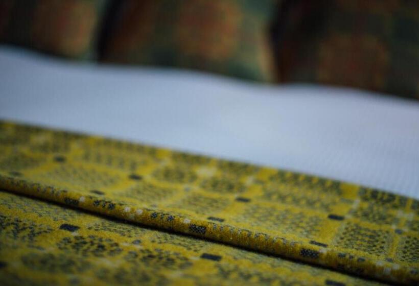 غرفة قياسية فردية, Kings Arms