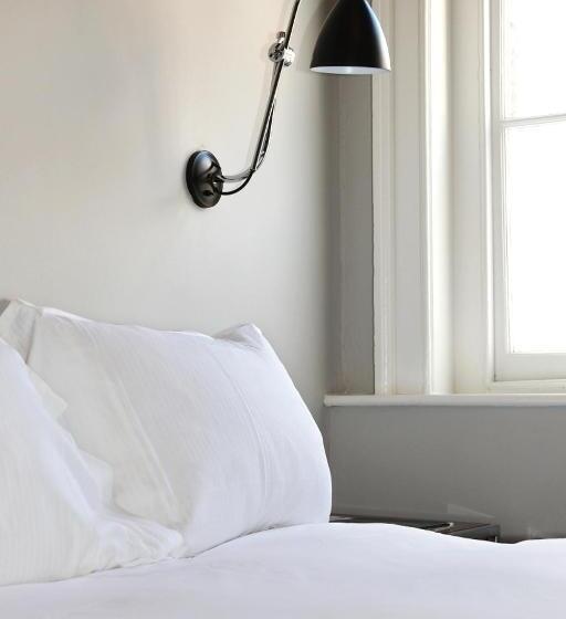 غرفة قياسية فردية, Kings Arms