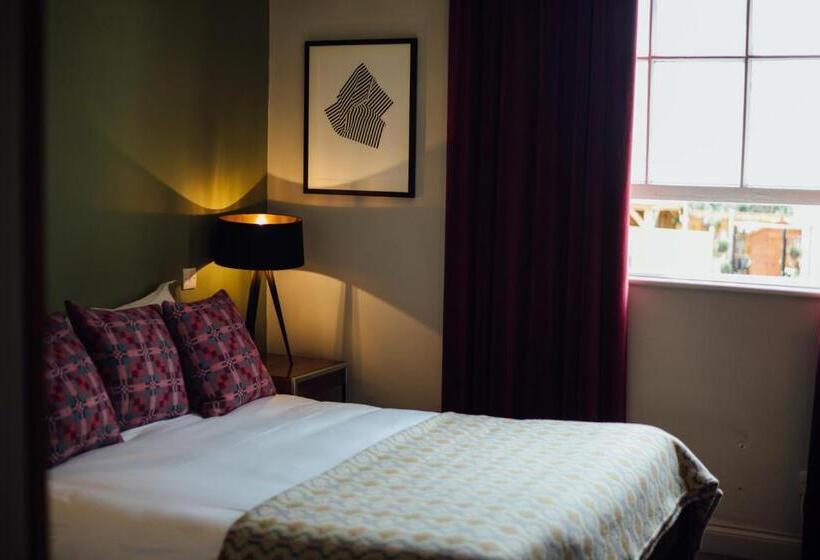 Quarto Executivo, Kings Arms