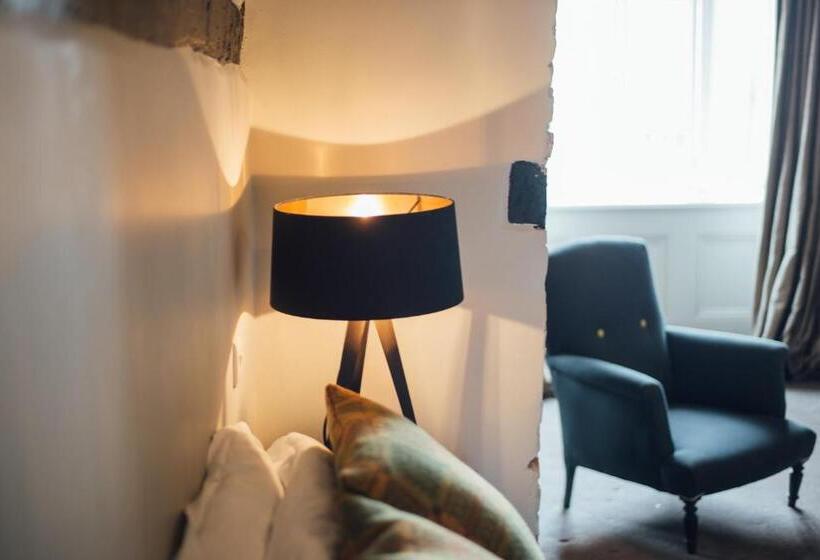 غرفة تنفيذية, Kings Arms