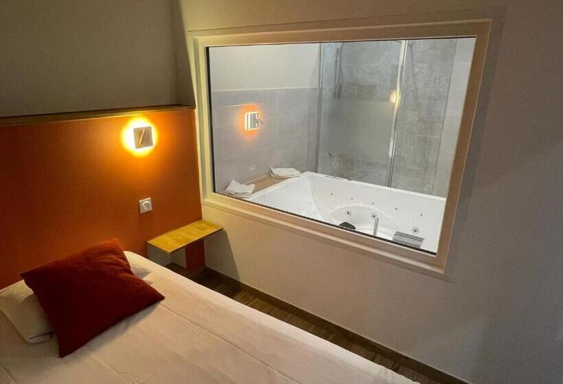 ハイドロマッサージバス付きスイート, L'estirado Des Adrets