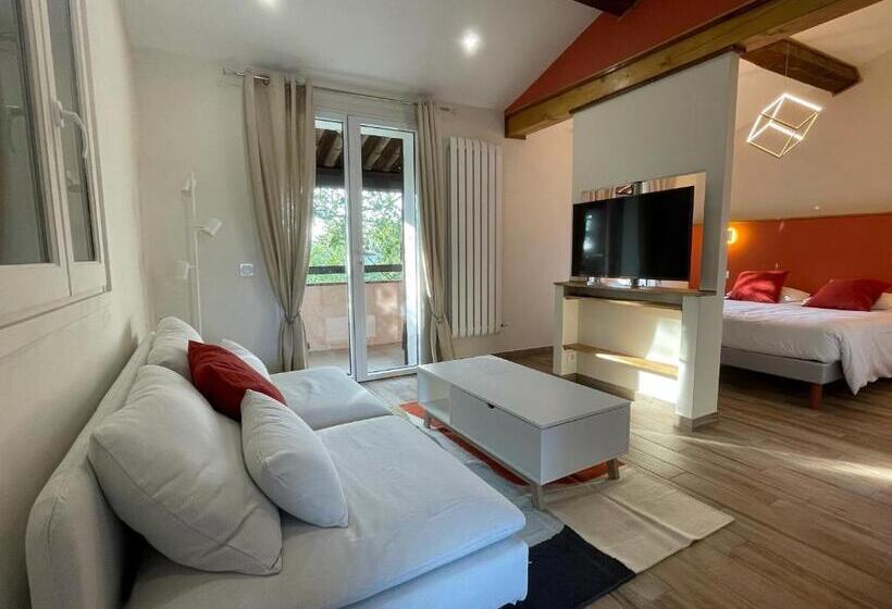 סוויטה עם ג'קוזי, L'estirado Des Adrets