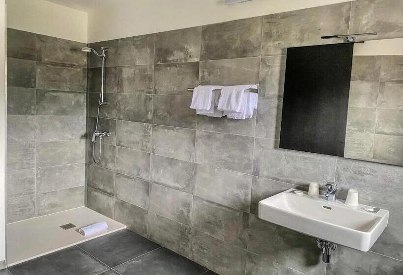 ジュニアスイート, Maria Stella