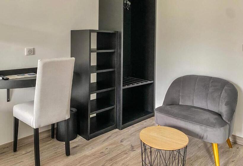 ジュニアスイート, Maria Stella