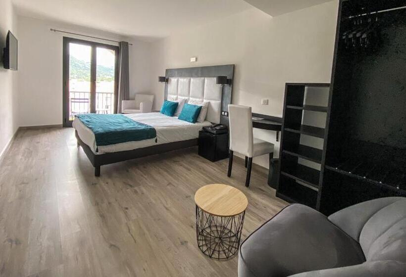 ジュニアスイート, Maria Stella