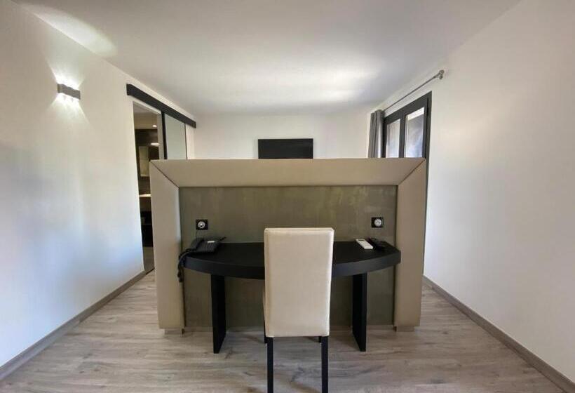 スーペリアースイート, Maria Stella