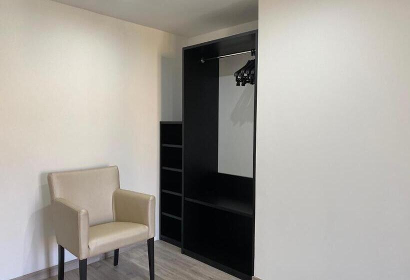 スーペリアースイート, Maria Stella