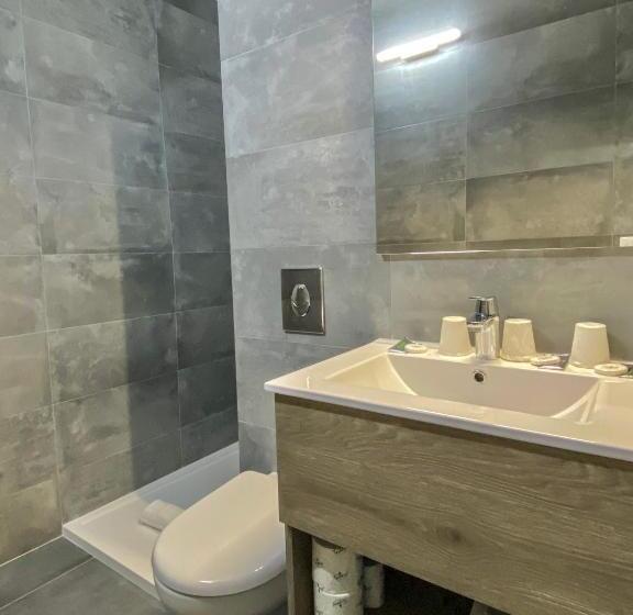 スタンダードトリプルルーム, Maria Stella