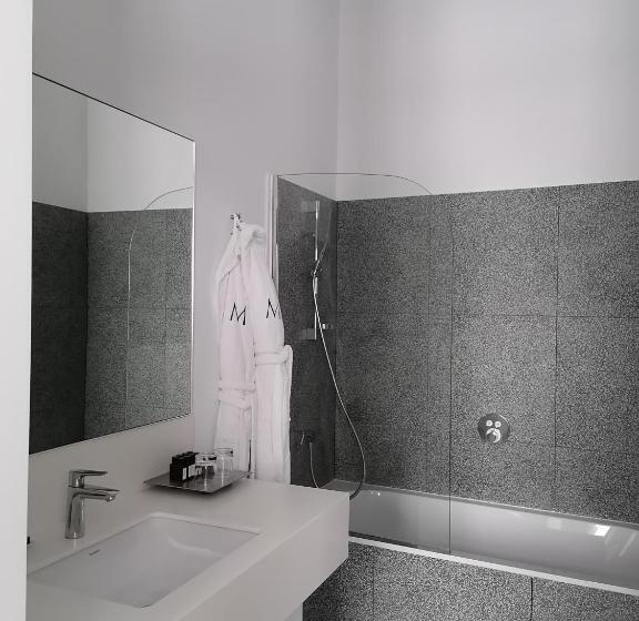 스탠다드 룸, Messeyne