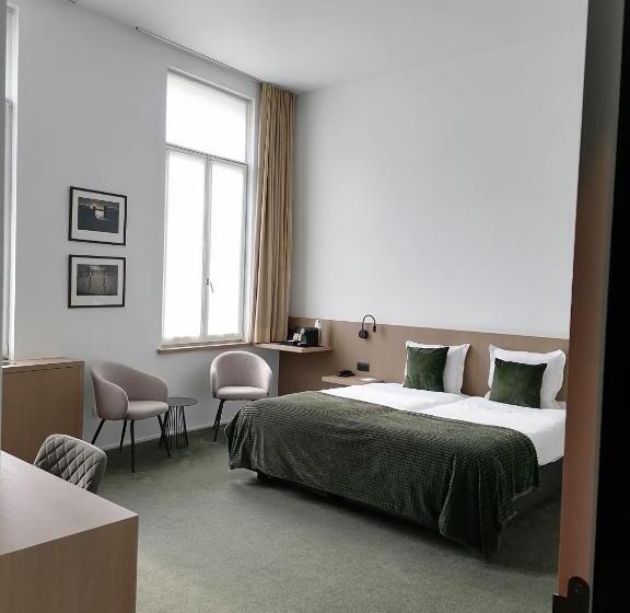 스탠다드 룸, Messeyne