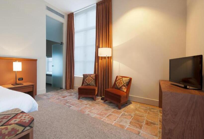 디럭스 룸, Messeyne