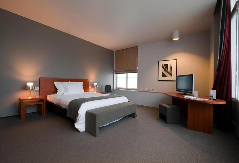 디럭스 룸, Messeyne