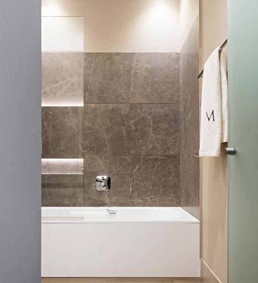 디럭스 룸, Messeyne