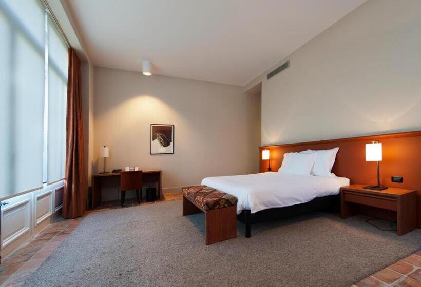 디럭스 룸, Messeyne