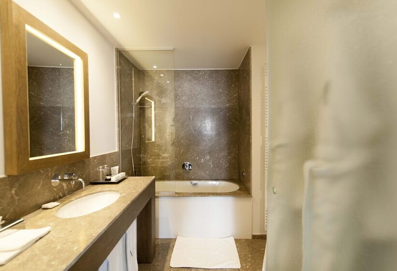 스탠다드 룸, Messeyne