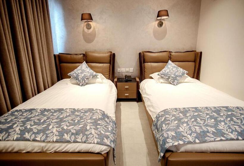 اتاق لوکس با چشمانداز شهر, My Luxury