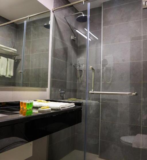 اتاق لوکس با چشمانداز شهر, My Luxury