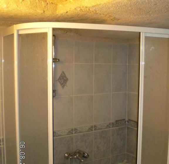 豪华三人间, Nature Park Cave