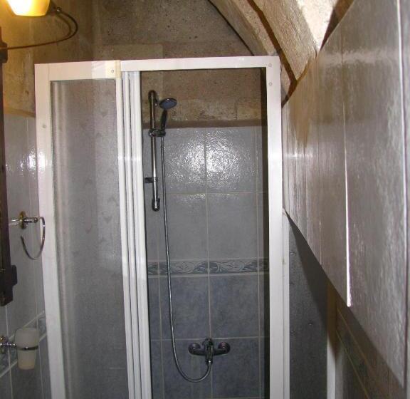 单人经济间, Nature Park Cave