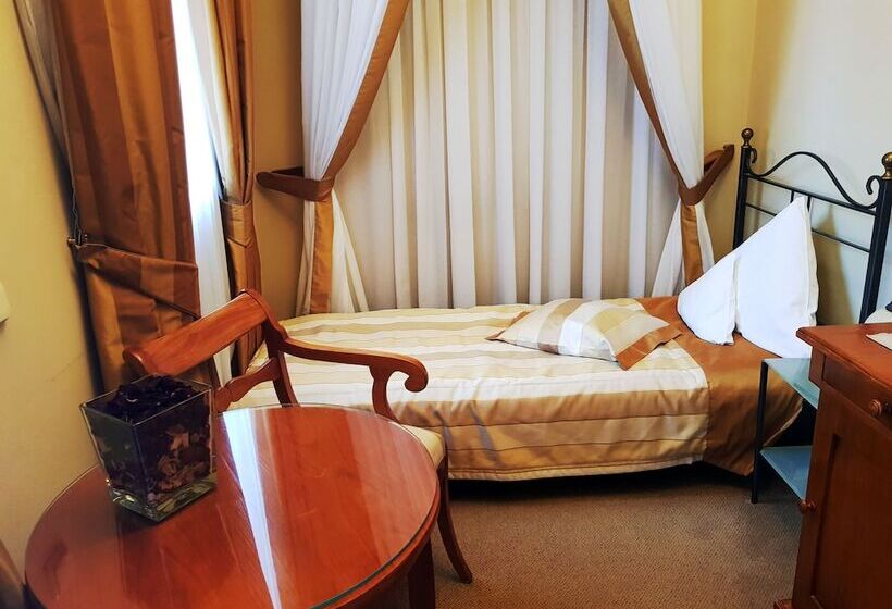 חדר סטנדרט יחיד, Pałac Paulinum