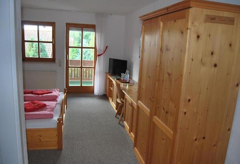 غرفة قياسية مزوَّدة بشُرفة, Paga