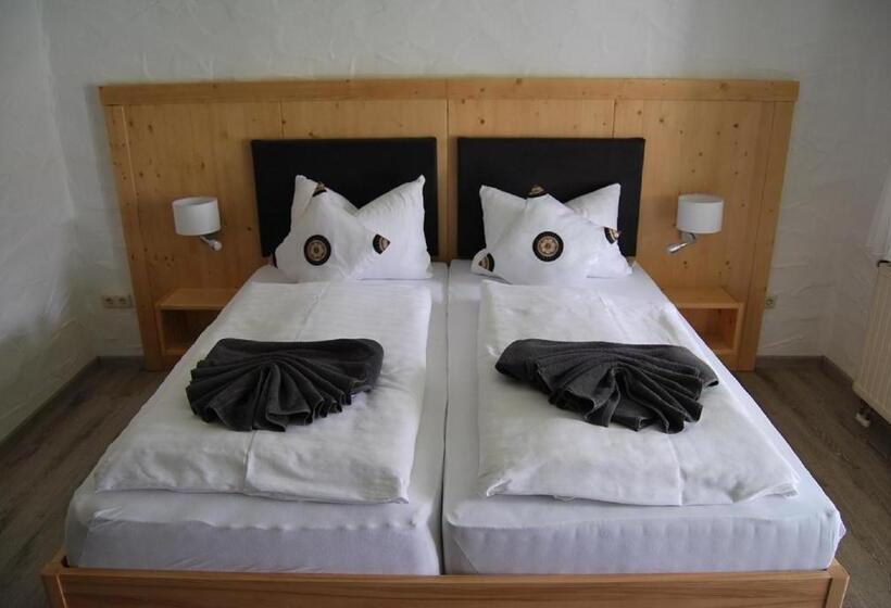 غرفة سوبيريور, Paga