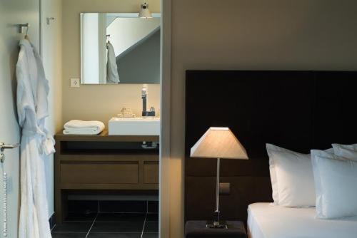 스탠다드 룸, Pol