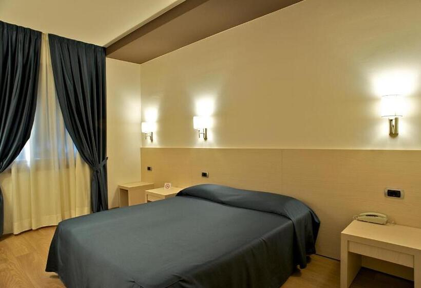 스탠다드 룸, Sam