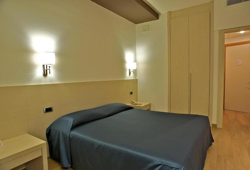 스탠다드 룸, Sam