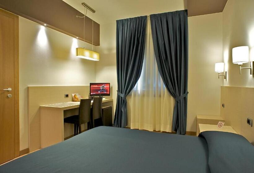 스탠다드 싱글 룸, Sam