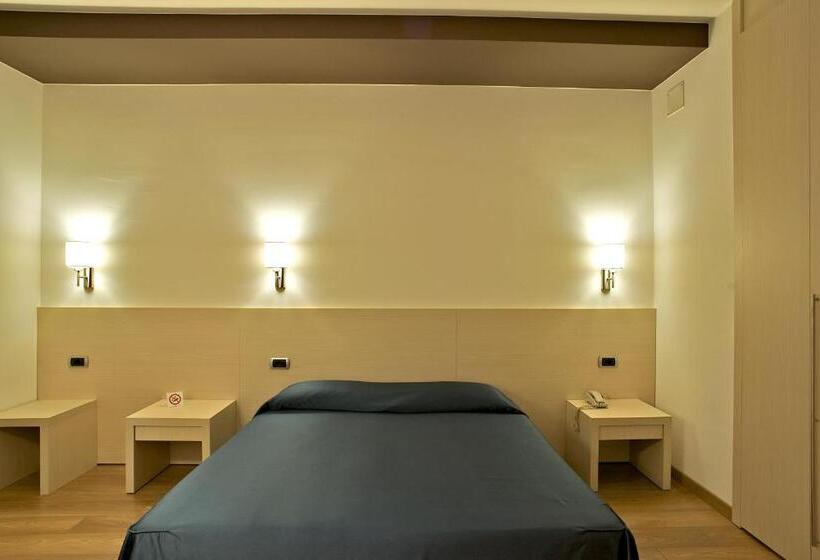 스탠다드 싱글 룸, Sam