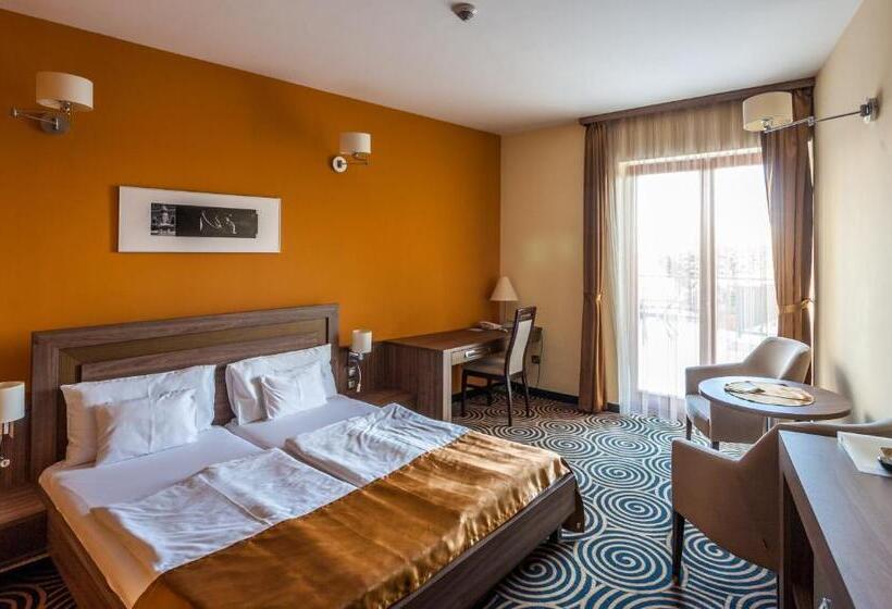 スーペリアールーム, Sandor