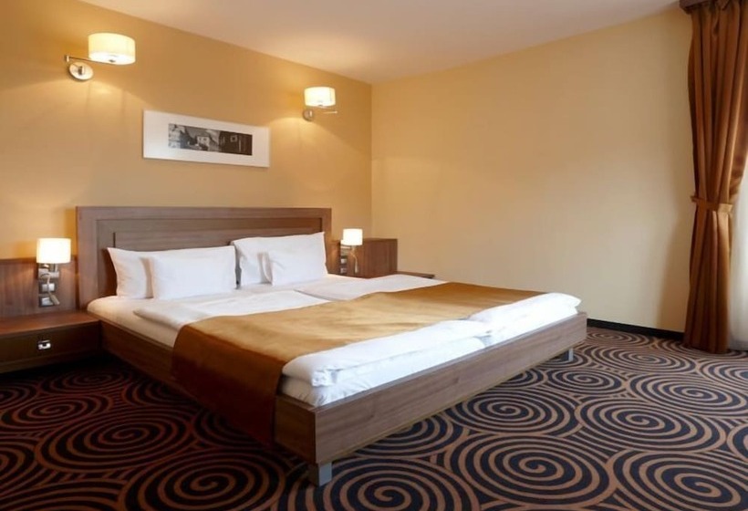 スーペリアールーム, Sandor