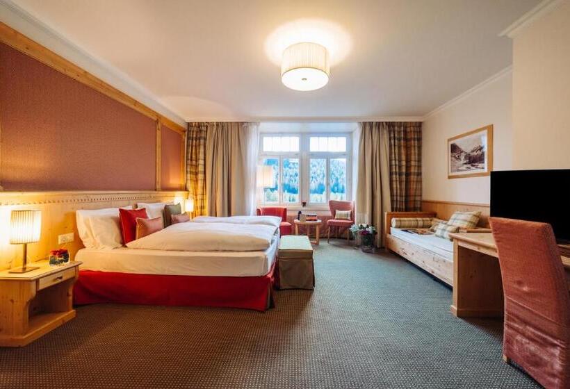 スーペリアトリプルルーム, Schloss Hotel & Spa Pontresina