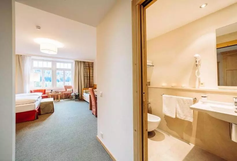 Superior Kolmen Hengen Huone, Schloss Hotel & Spa Pontresina