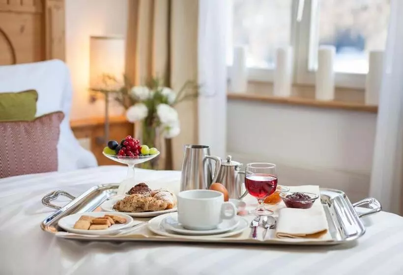 Superior Kolmen Hengen Huone, Schloss Hotel & Spa Pontresina