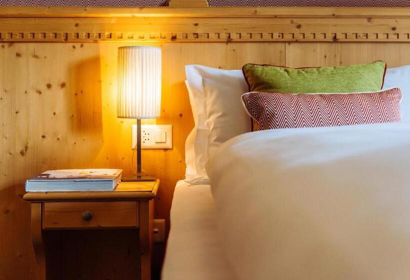スーペリアトリプルルーム, Schloss Hotel & Spa Pontresina