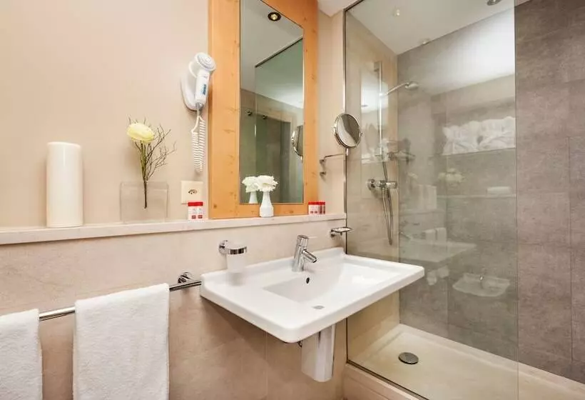 Standard Yhden Hengen Huone, Schloss Hotel & Spa Pontresina