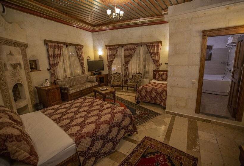 חדר משפחתי, Stone House Cave