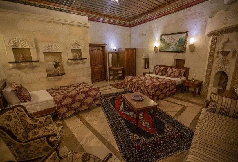 חדר משפחתי, Stone House Cave