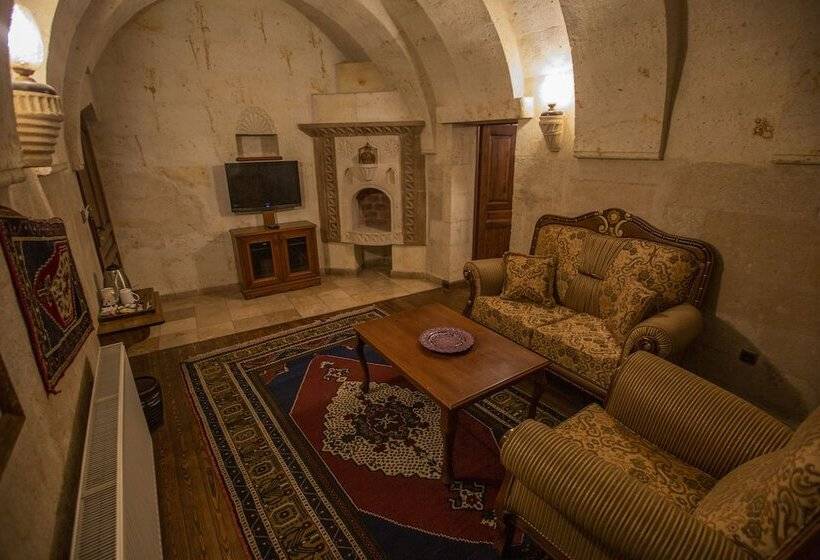 סוויטה דלוקס, Stone House Cave